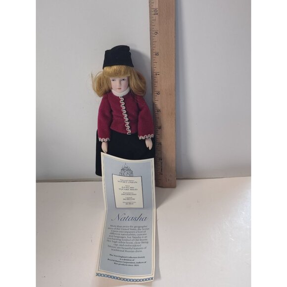 Children Of The World Porcelain Doll Collection Natasha With Blonde Hair & Tra - Picture 7 of 7